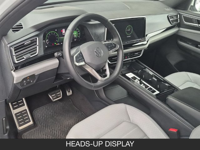 Used 2024 Volkswagen Atlas Cross Sport SEL R-Line AWD/4WD image 11