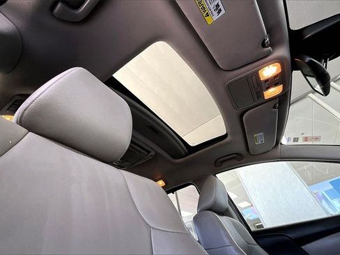 Used 2014 Honda Odyssey Touring image 28