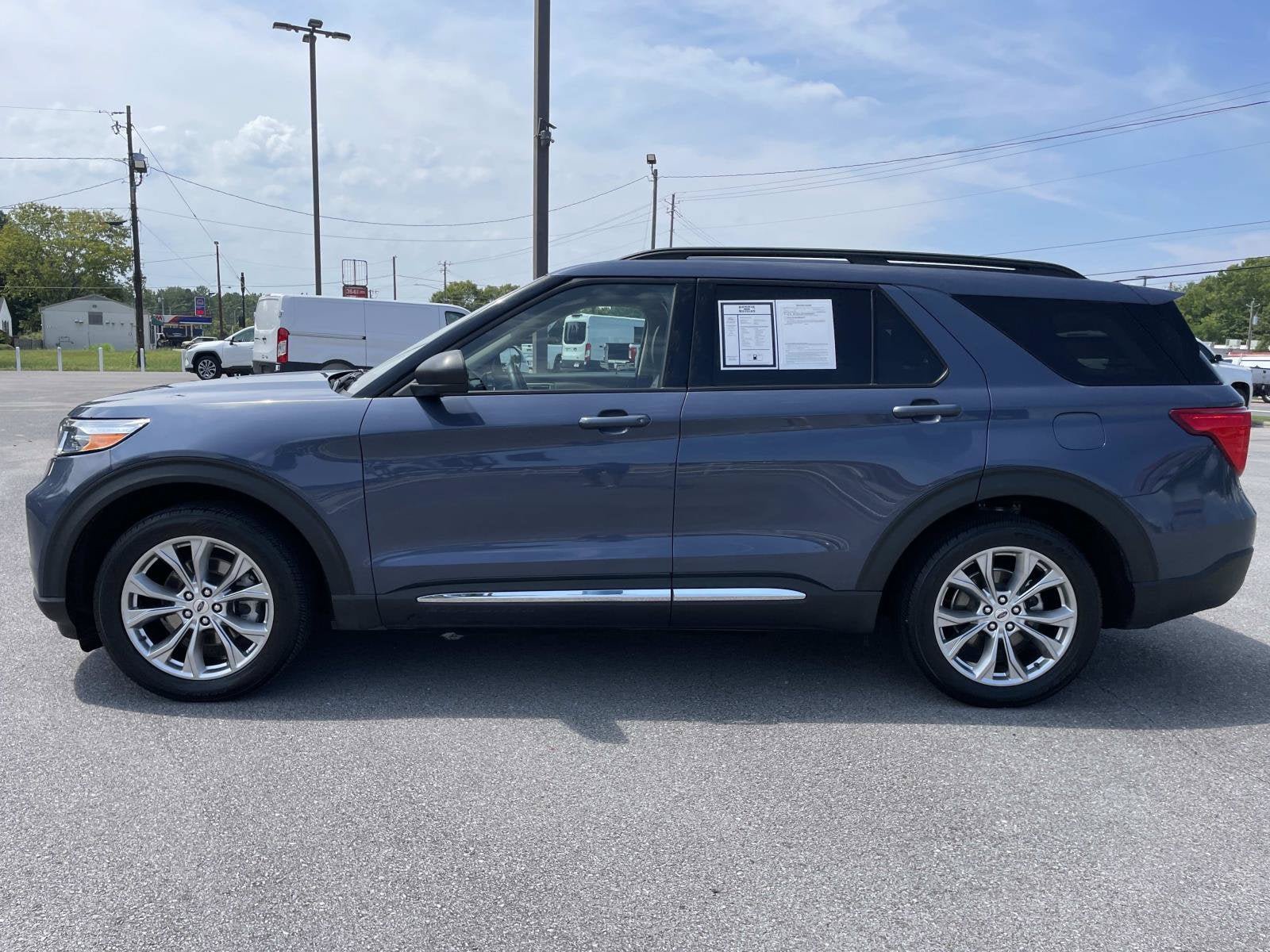 Used 2021 Ford Explorer XLT w/ Equipment Group 202A RWD image 8