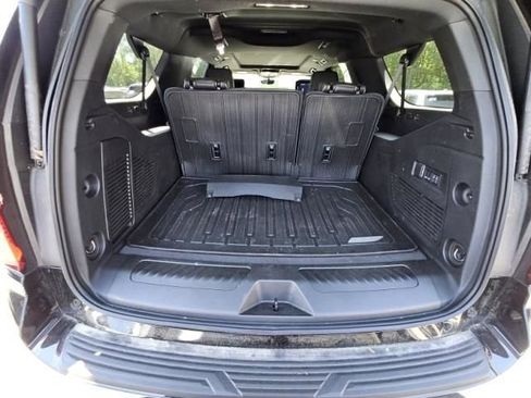 Used 2025 GMC Yukon XL Elevation w/ Elevation Premium Package RWD image 9