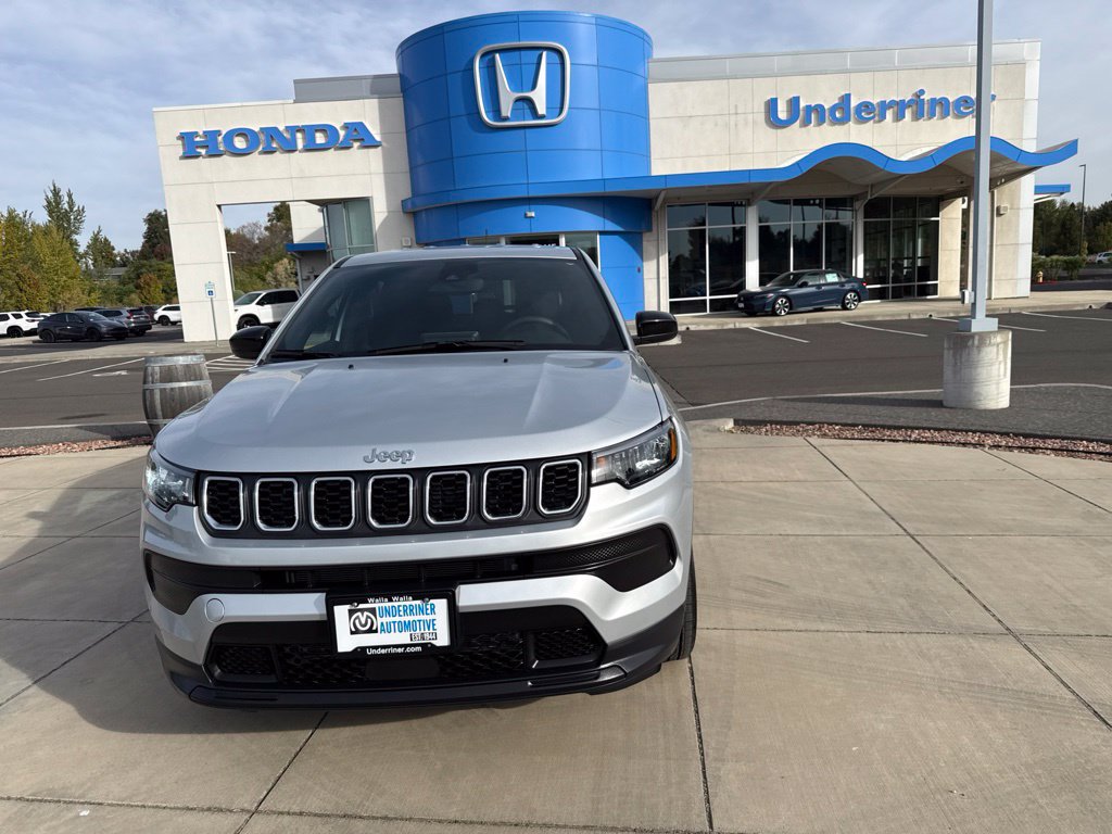 Used 2025 Jeep Compass Sport AWD/4WD image 15