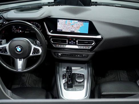 Used 2021 BMW Z4 M40i w/ Executive Package image 16