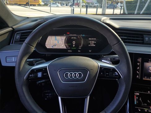Used 2023 Audi e-tron S Prestige w/ Prestige Package image 7