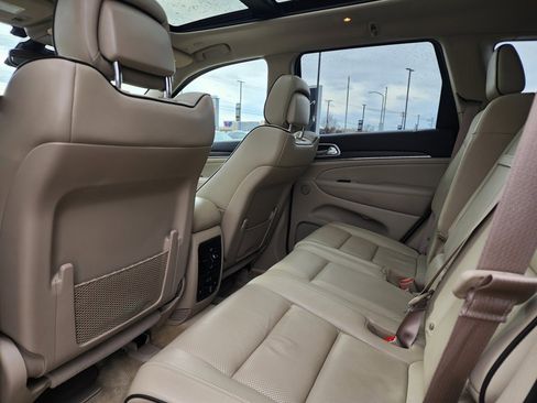 Used 2018 Jeep Grand Cherokee Overland image 14