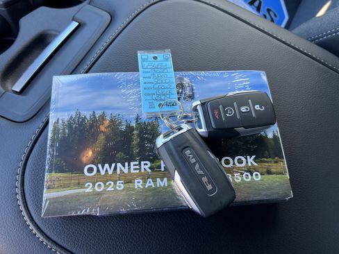 Used 2025 RAM 2500 Big Horn image 33