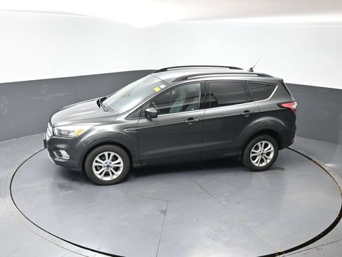 Used 2018 Ford Escape SE w/ SE Sync 3 Package FWD image 44