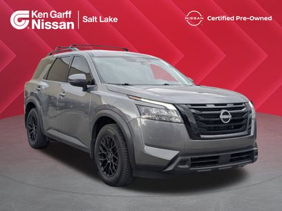 Used 2023 Nissan Pathfinder SV