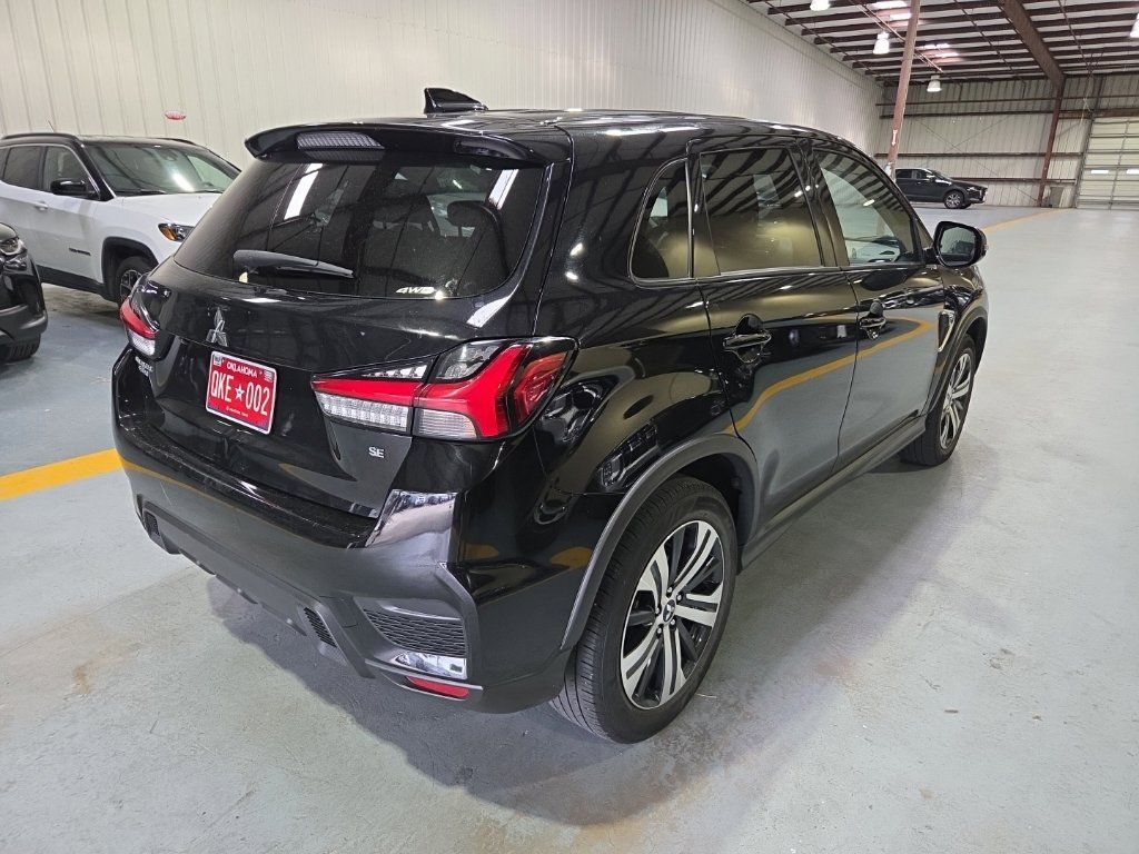 Used 2025 Mitsubishi Outlander Sport SE AWD/4WD image 9