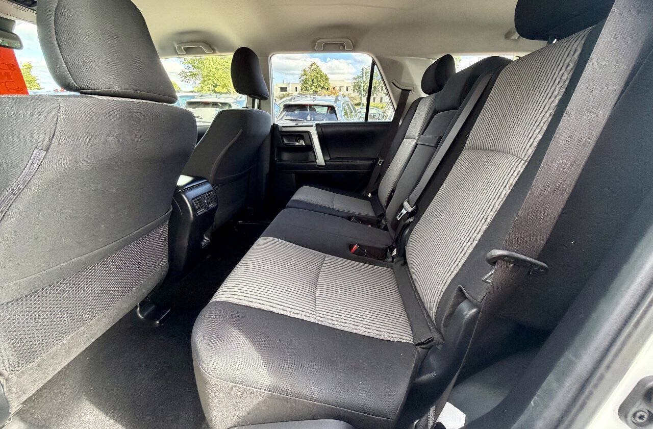 Used 2021 Toyota 4Runner SR5 AWD/4WD image 25