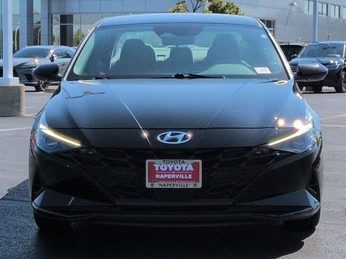 Used 2022 Hyundai Elantra SEL w/ Convenience Package FWD image 4