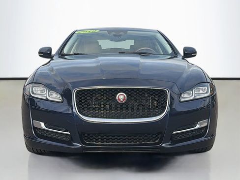 Used 2019 Jaguar XJ R-Sport image 8