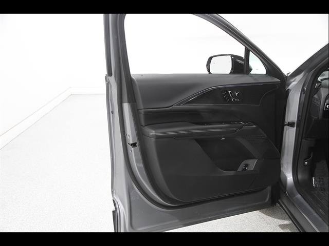 Certified 2024 Cadillac Lyriq Luxury AWD/4WD image 5