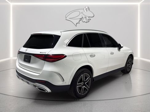 Used 2025 Mercedes-Benz GLC 300 4MATIC image 5