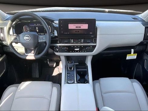 New 2026 Nissan Pathfinder SL w/ SL Premium Package FWD image 5