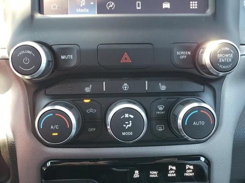 Used 2022 RAM 1500 Big Horn AWD/4WD image 26