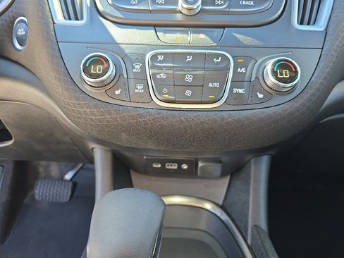 Used 2024 Chevrolet Malibu LT image 16