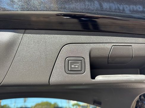 Used 2023 Buick Envision Essence w/ Sport Touring Package image 9