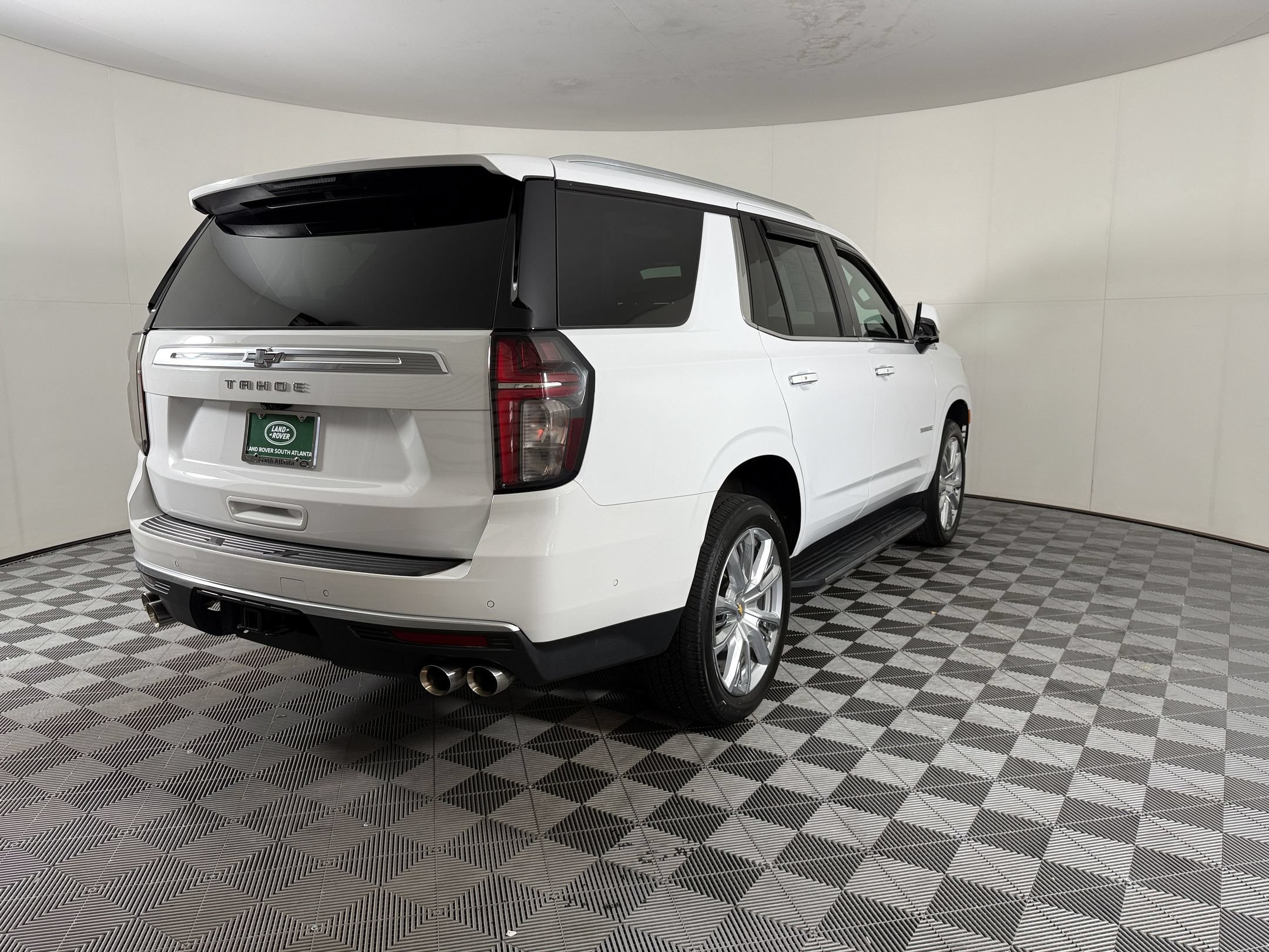 Used 2023 Chevrolet Tahoe High Country w/ Advanced Technology Package AWD/4WD image 9