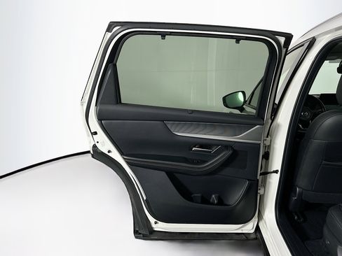 Used 2024 MAZDA CX-90 3.3 Turbo w/ Preferred Plus image 28