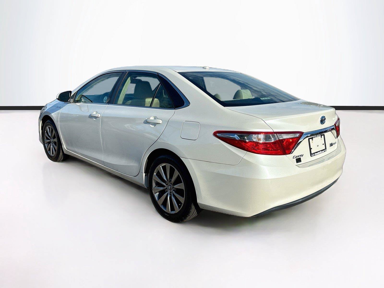 Used 2016 Toyota Camry XLE FWD image 5