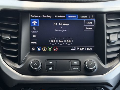 Used 2023 GMC Acadia SLE w/ Driver Convenience Package FWD image 12