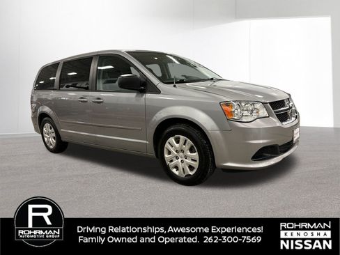Used 2015 Dodge Grand Caravan SE w/ Quick Order Package 29E SE image 3