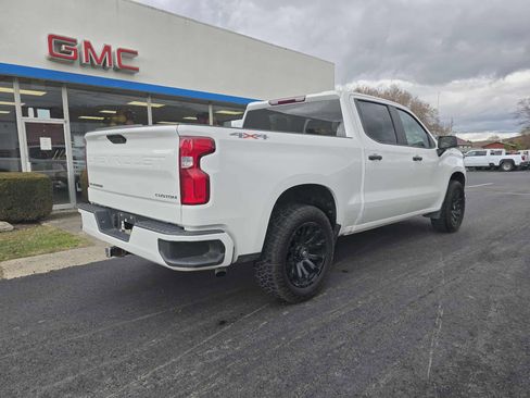 Used 2022 Chevrolet Silverado 1500 Custom image 3