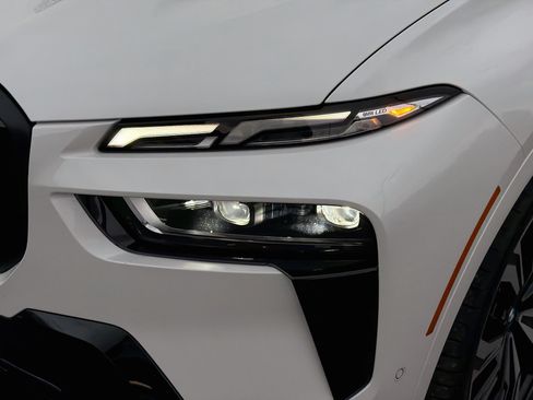 New 2027 BMW X7 xDrive40i w/ Executive Package AWD/4WD image 9