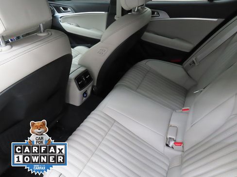 Used 2023 Genesis G70 3.3T RWD image 22