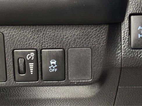 Used 2015 Toyota RAV4 Limited AWD/4WD image 27