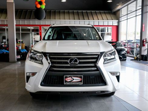 Used 2016 Lexus GX 460 image 2