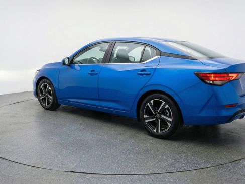 Used 2025 Nissan Sentra SV FWD image 6