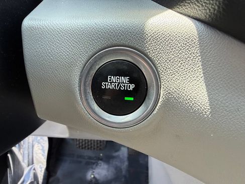 Used 2019 GMC Terrain SLE w/ Driver Convenience Package AWD/4WD image 29