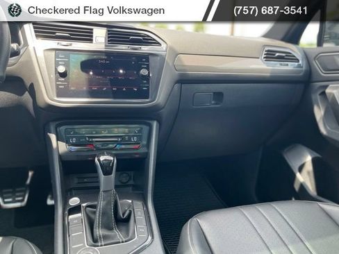 Used 2023 Volkswagen Tiguan SE R-Line AWD/4WD image 31
