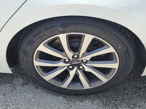 Used 2020 Lincoln Continental FWD image 6