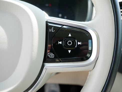 Certified 2023 Volvo XC90 B6 Plus w/ Protection Package Premier AWD/4WD image 20