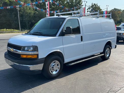 Used 2023 Chevrolet Express 2500 w/ Driver Convenience Package image 4