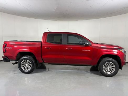 Used 2024 Chevrolet Colorado LT AWD/4WD image 9