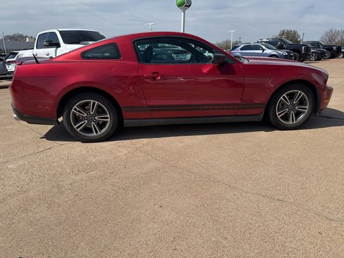 Used 2010 Ford Mustang Coupe image 8
