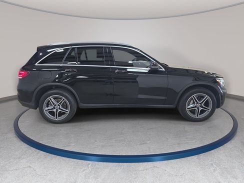 Used 2022 Mercedes-Benz GLC 300 4MATIC image 5