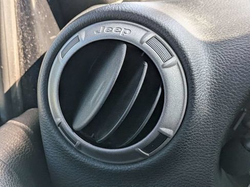 Used 2017 Jeep Wrangler Sport AWD/4WD image 28