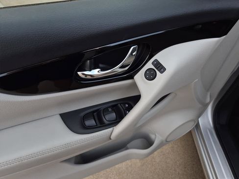 Used 2022 Nissan Rogue Sport SL image 12