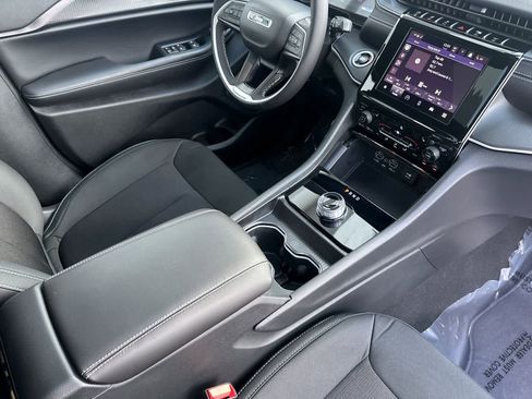 New 2026 Jeep Grand Cherokee L 4WD image 18