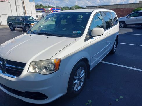 Used 2014 Dodge Grand Caravan SXT FWD image 10