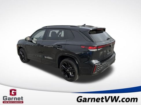 Used 2025 Volkswagen Tiguan SE R-Line image 3