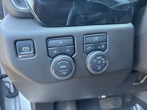 Used 2025 Chevrolet Silverado 2500 LT w/ Convenience Package AWD/4WD image 8