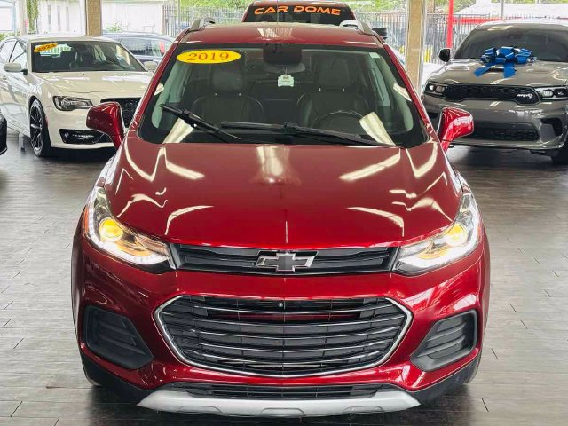 Used 2019 Chevrolet Trax LT w/ LT Convenience Package FWD image 17