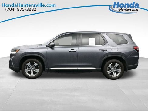 Used 2025 Honda Pilot EX-L image 9