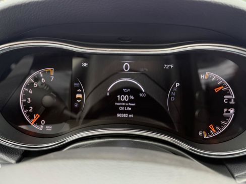 Used 2019 Jeep Grand Cherokee Altitude AWD/4WD image 16