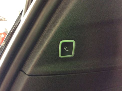 New 2025 Chrysler Voyager LX image 6